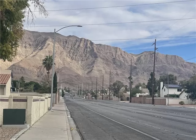 MLS: 2730673 Condo For Sale