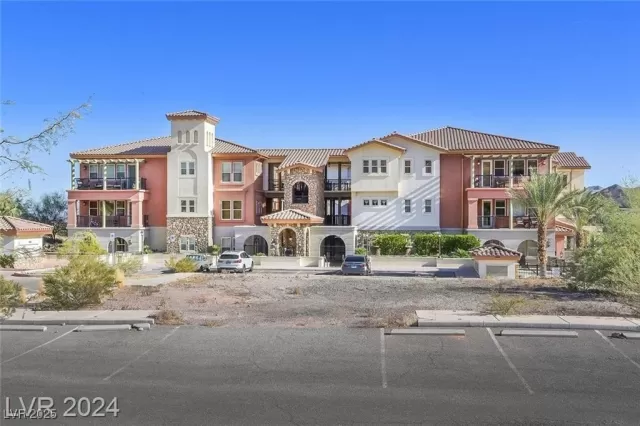 MLS: 2730690 Condo For Sale