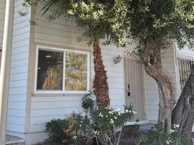 MLS: 2730702 Condo For Sale