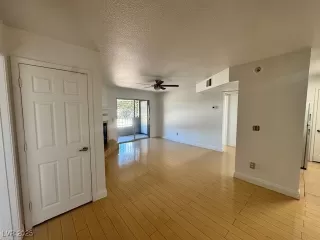 Photo #2: 2730705 Listing