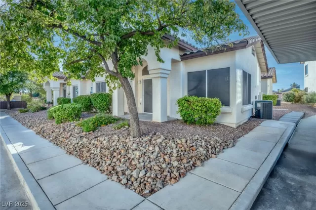 MLS: 2730728 Condo For Sale