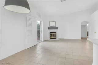 Photo #3: 2730728 Listing