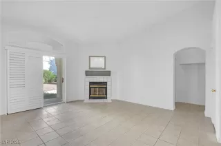 Photo #4: 2730728 Listing