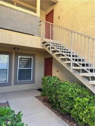 Photo #1: 2730769 Listing 