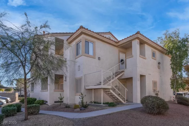 MLS: 2730776 Condo For Sale