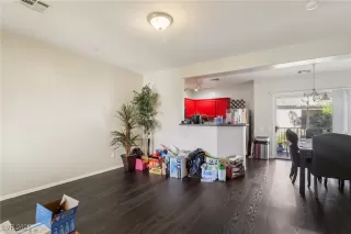 Photo #4: 2730780 Listing