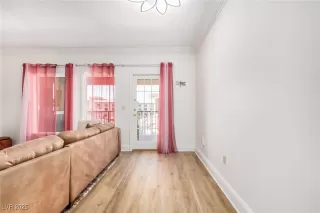 Photo #4: 2730801 Listing