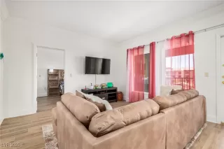 Photo #5: 2730801 Listing