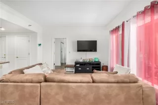 Photo #6: 2730801 Listing