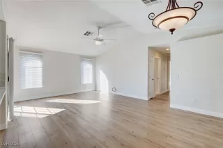 Photo #6: 2730806 Listing 