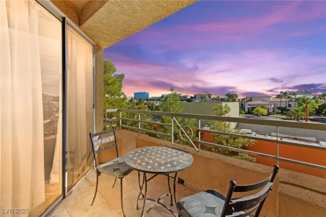 MLS: 2730808 Condo For Sale