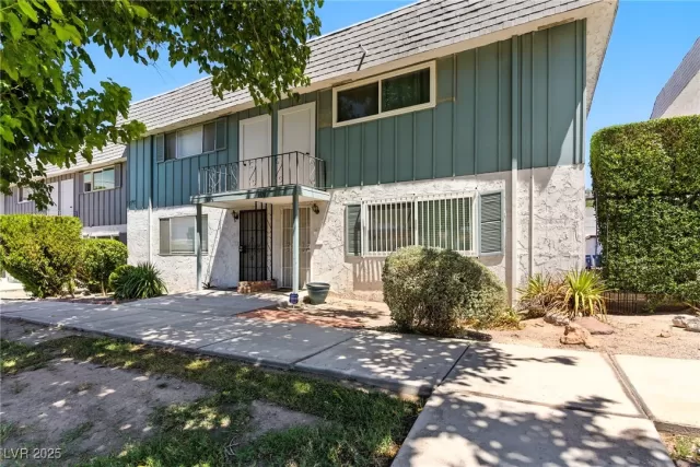 MLS: 2730822 Condo For Sale