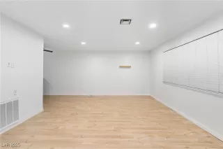 Photo #4: 2730822 Listing