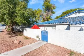 Photo #2: 2730834 Listing