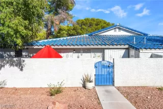 Photo #3: 2730834 Listing