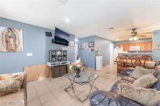 Photo #4: 2730834 Listing