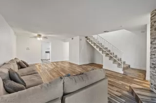 Photo #6: 2730847 Listing