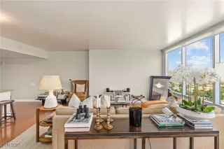 Photo #3: 2730856 Listing 