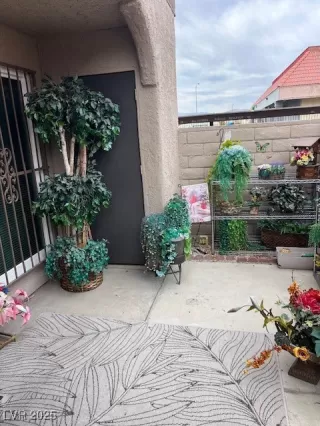 Photo #3: 2730860 Listing