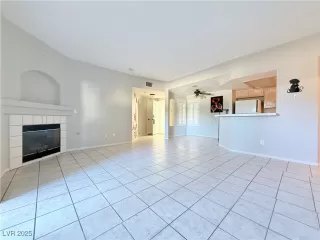 Photo #5: 2730861 Listing