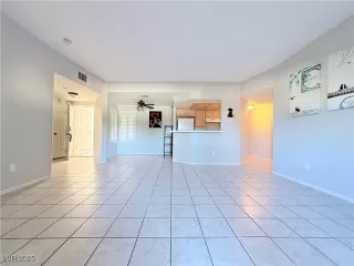 Photo #6: 2730861 Listing