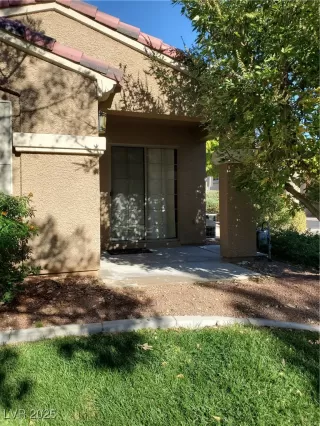 Photo #5: 2730880 Listing 