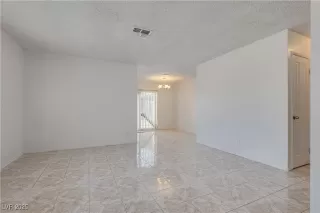 Photo #1: 2730881 Listing 