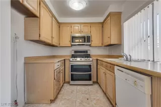 Photo #3: 2730881 Listing 