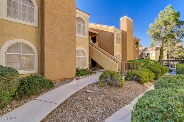 MLS: 2730882 Condo For Sale