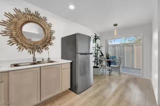 Photo #3: 2730893 Listing