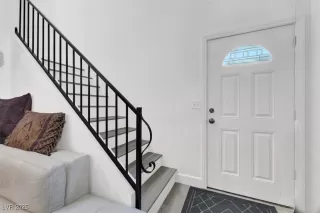 Photo #5: 2730893 Listing