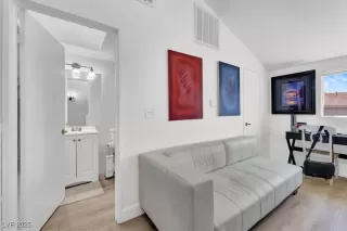 Photo #6: 2730893 Listing