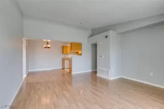 Photo #2: 2730908 Listing