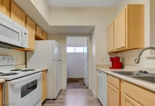 Photo #5: 2730919 Listing 