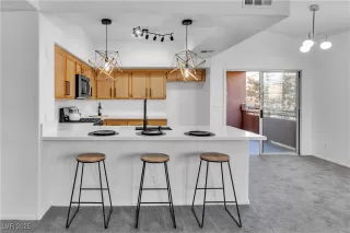 Photo #4: 2730920 Listing