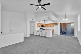 Photo #5: 2730920 Listing