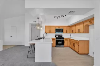 Photo #6: 2730920 Listing