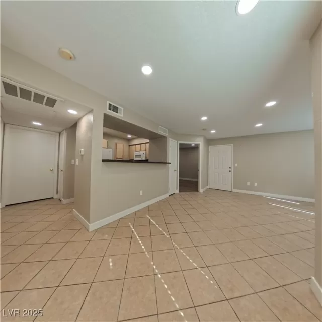 MLS: 2730929 Condo For Sale