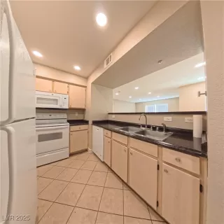 Photo #1: 2730929 Listing 