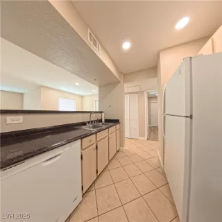 Photo #2: 2730929 Listing 