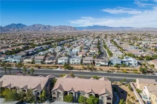 Photo #1: 2730939 Listing 