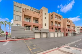 Photo #1: 2730955 Listing 