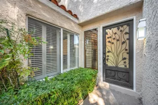 Photo #3: 2730982 Listing