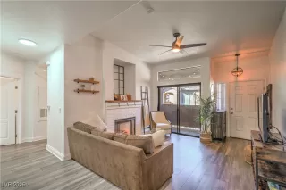 Photo #4: 2731000 Listing