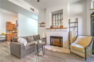 Photo #6: 2731000 Listing