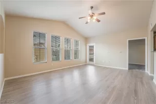 Photo #3: 2731011 Listing 