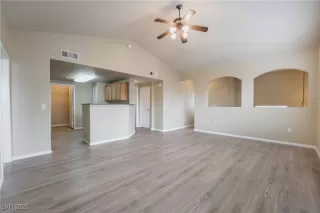 Photo #5: 2731011 Listing 