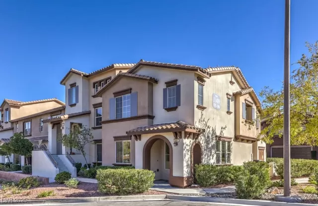 MLS: 2731023 Condo For Sale