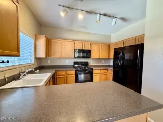 Photo #3: 2731048 Listing 