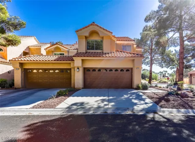 MLS: 2731051 Condo For Sale